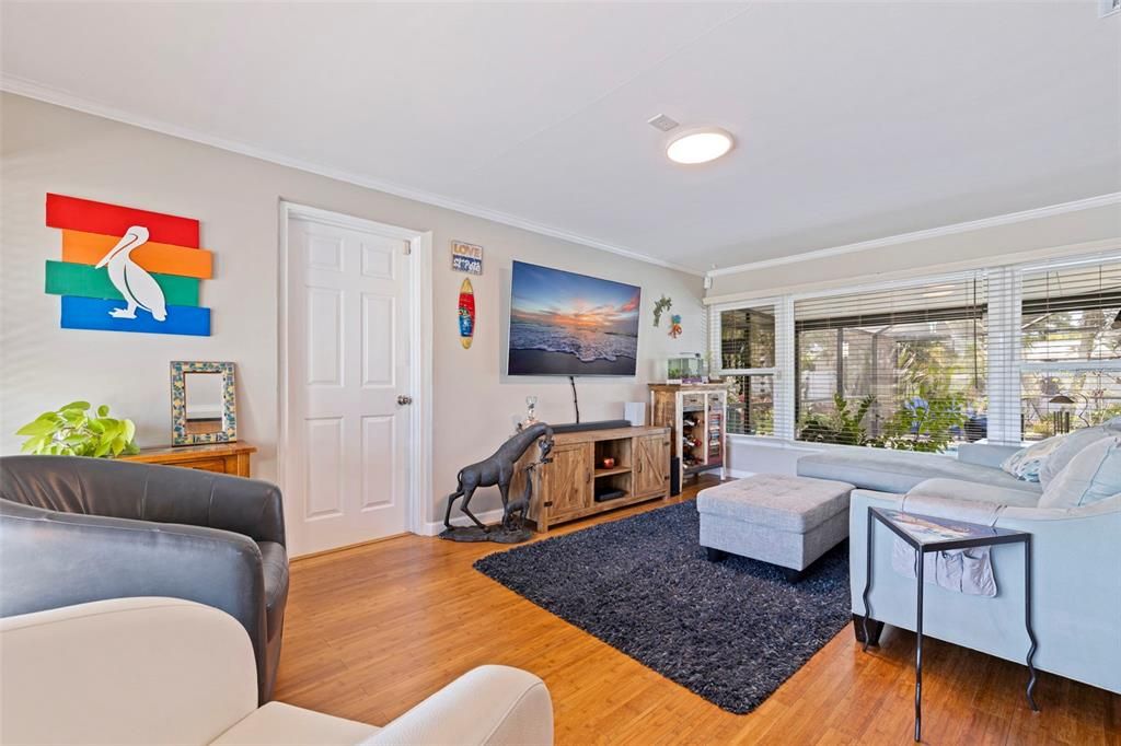 Active With Contract: $565,000 (2 beds, 2 baths, 1285 Square Feet)
