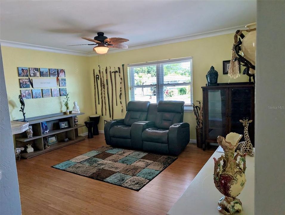 Active With Contract: $565,000 (2 beds, 2 baths, 1285 Square Feet)