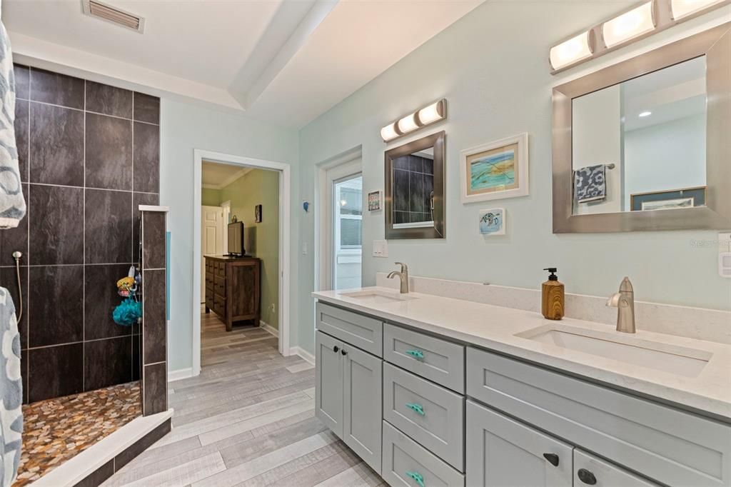 Active With Contract: $565,000 (2 beds, 2 baths, 1285 Square Feet)