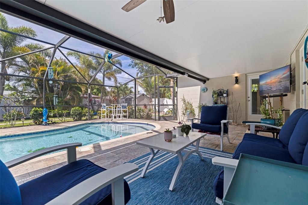 Active With Contract: $565,000 (2 beds, 2 baths, 1285 Square Feet)