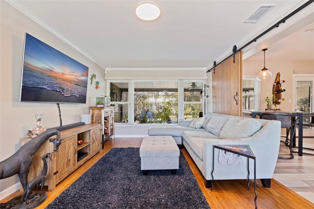 Active With Contract: $565,000 (2 beds, 2 baths, 1285 Square Feet)