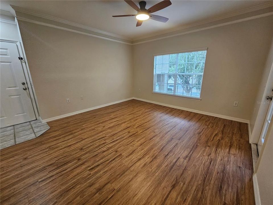 For Rent: $1,400 (1 beds, 1 baths, 812 Square Feet)