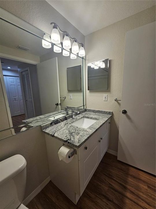 For Rent: $1,400 (1 beds, 1 baths, 812 Square Feet)