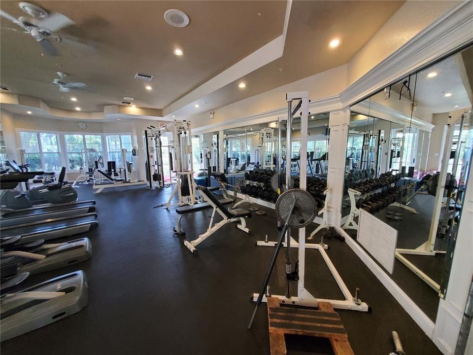 For Rent: $1,400 (1 beds, 1 baths, 812 Square Feet)