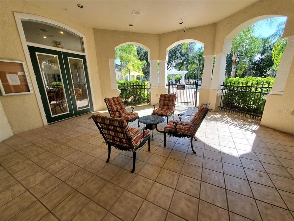 For Rent: $1,400 (1 beds, 1 baths, 812 Square Feet)