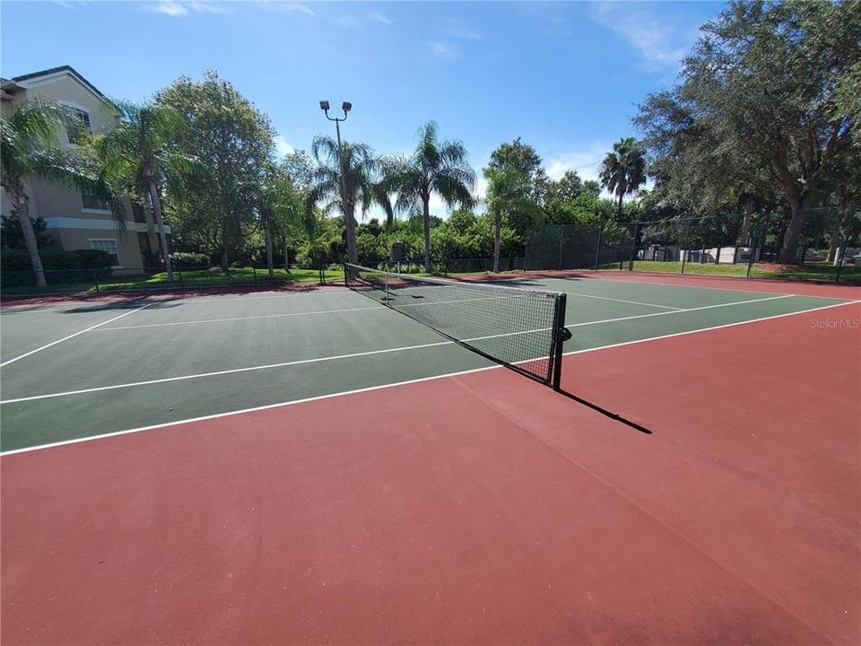 For Rent: $1,400 (1 beds, 1 baths, 812 Square Feet)