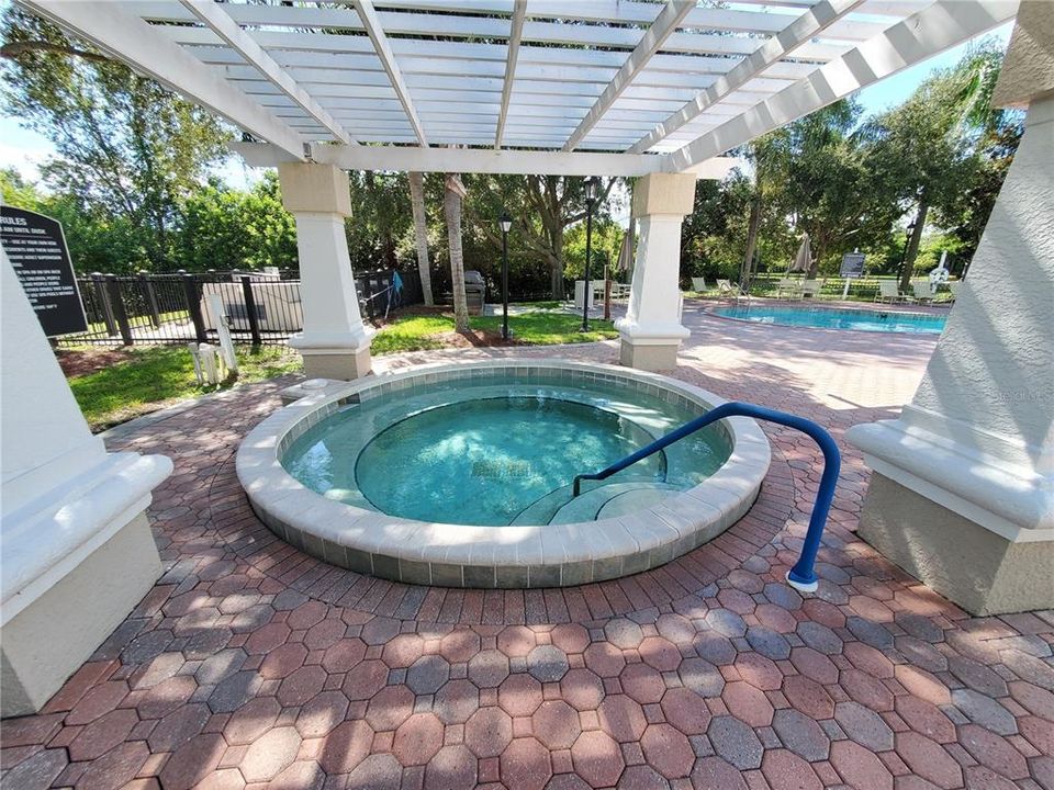 For Rent: $1,400 (1 beds, 1 baths, 812 Square Feet)