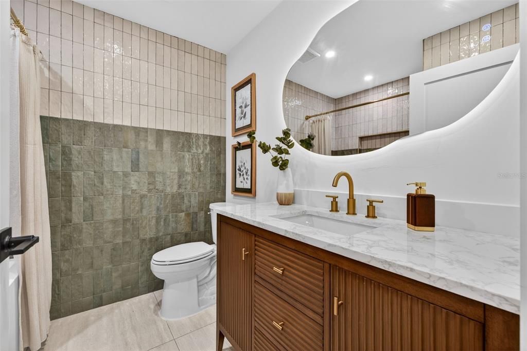 Activo con contrato: $599,000 (3 camas, 3 baños, 1543 Pies cuadrados)