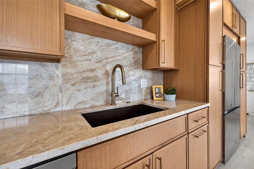 Activo con contrato: $599,000 (3 camas, 3 baños, 1543 Pies cuadrados)