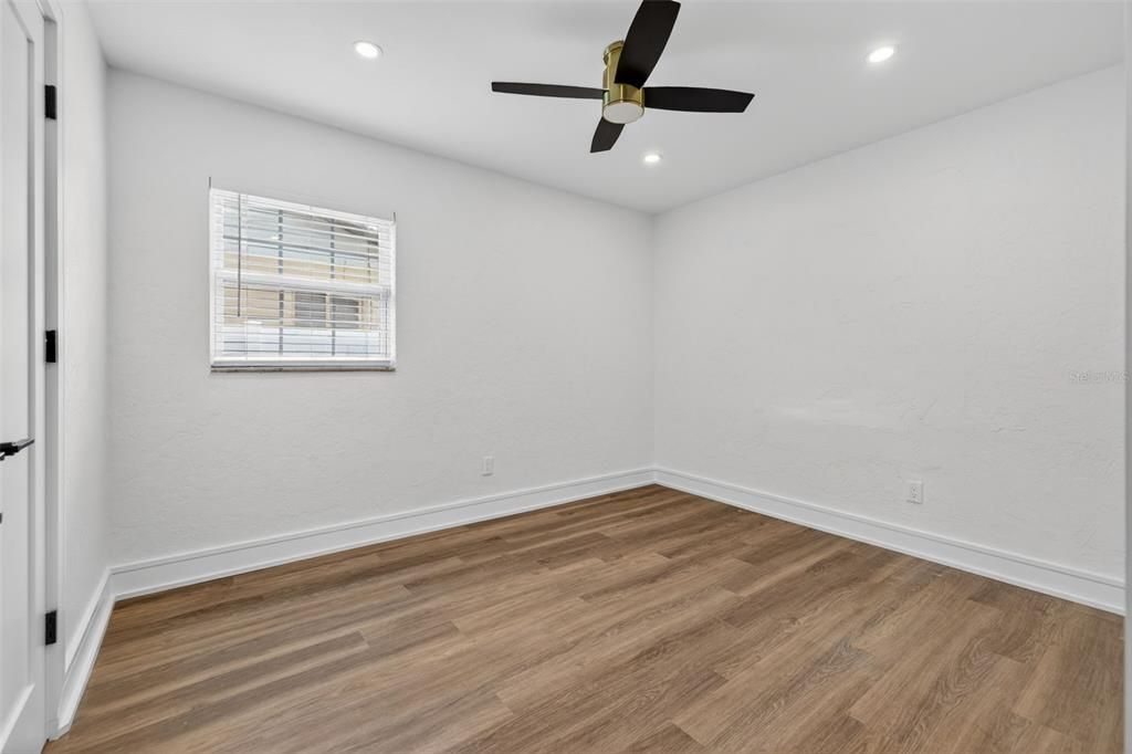 Activo con contrato: $599,000 (3 camas, 3 baños, 1543 Pies cuadrados)
