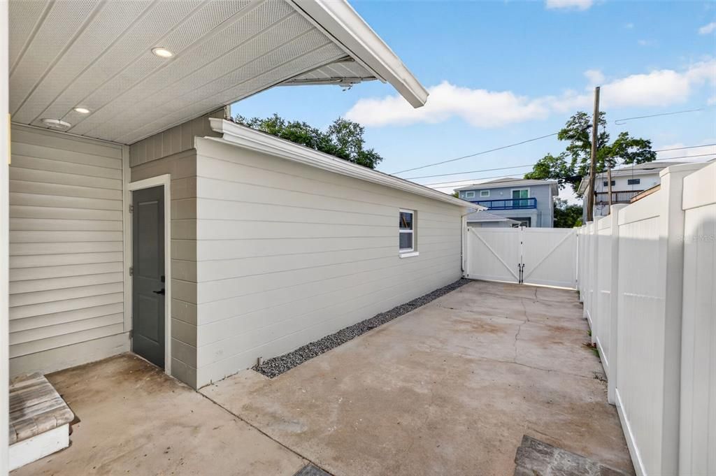 Activo con contrato: $599,000 (3 camas, 3 baños, 1543 Pies cuadrados)