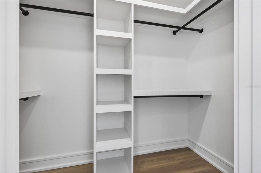 Activo con contrato: $599,000 (3 camas, 3 baños, 1543 Pies cuadrados)