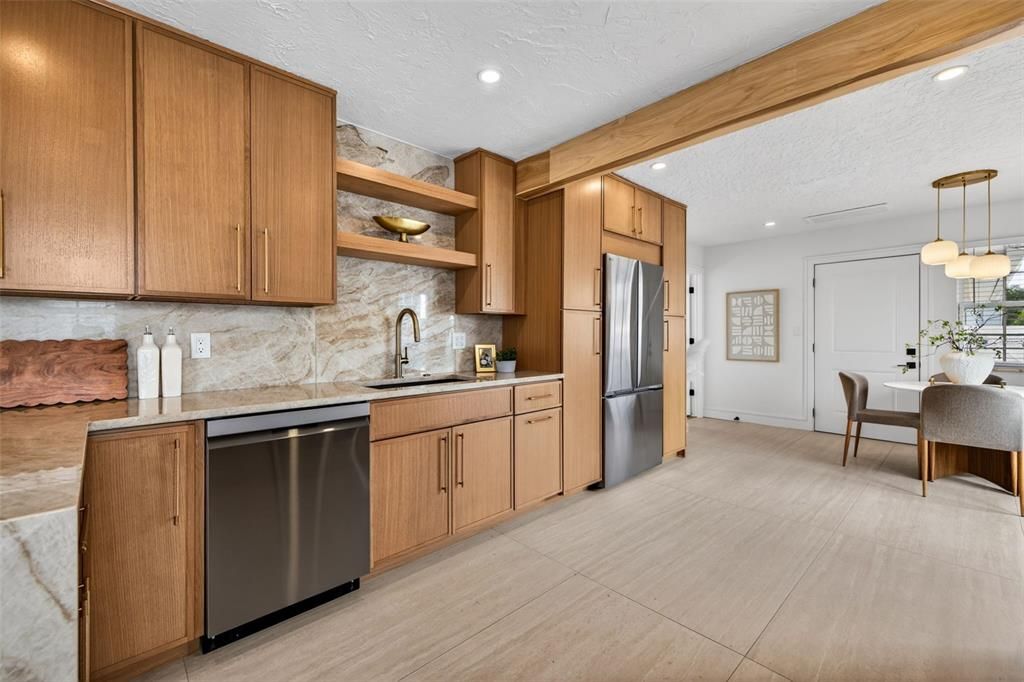 Activo con contrato: $599,000 (3 camas, 3 baños, 1543 Pies cuadrados)