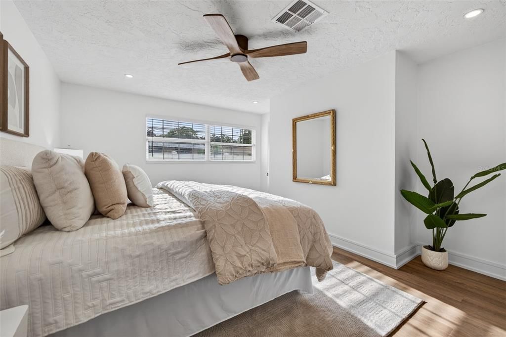 Activo con contrato: $599,000 (3 camas, 3 baños, 1543 Pies cuadrados)