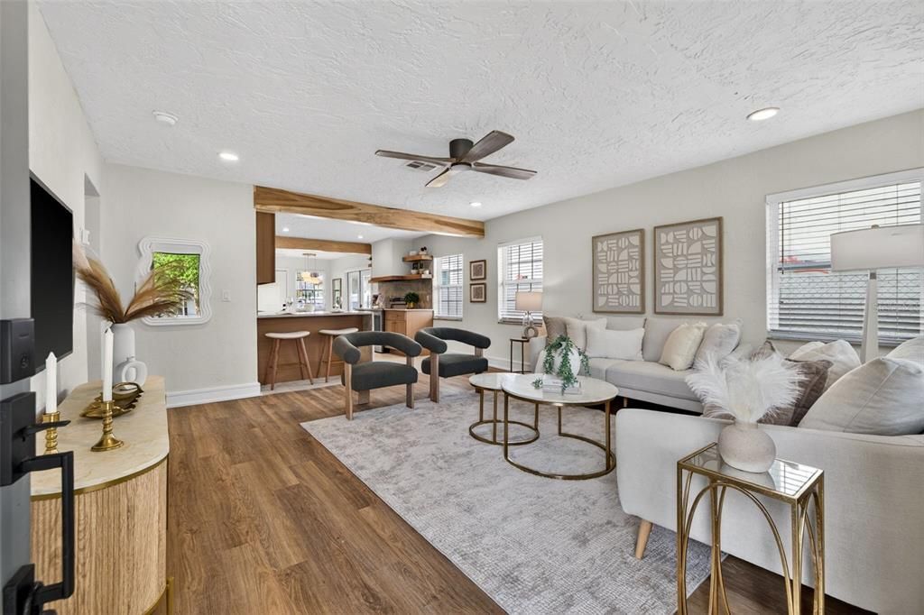 Activo con contrato: $599,000 (3 camas, 3 baños, 1543 Pies cuadrados)