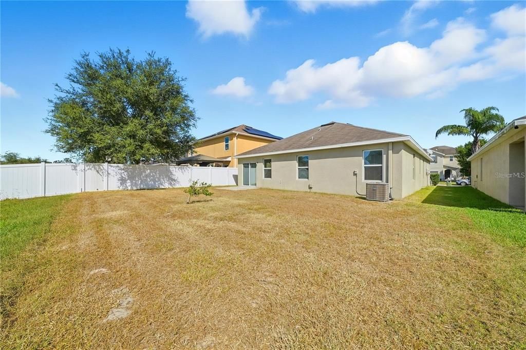 Active With Contract: $305,000 (4 beds, 2 baths, 1767 Square Feet)