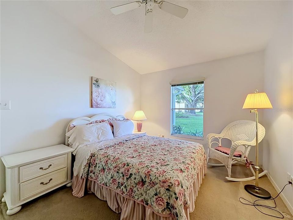 For Sale: $209,000 (2 beds, 2 baths, 890 Square Feet)