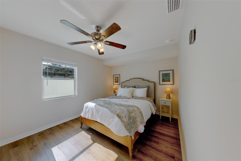 Activo con contrato: $355,000 (2 camas, 1 baños, 931 Pies cuadrados)