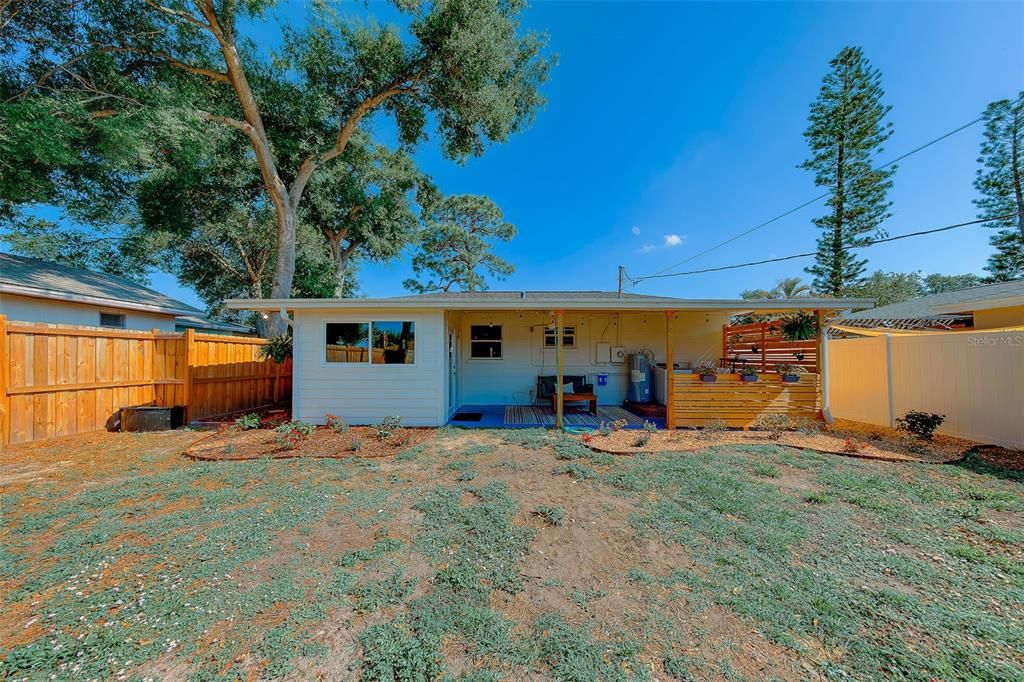 Activo con contrato: $355,000 (2 camas, 1 baños, 931 Pies cuadrados)