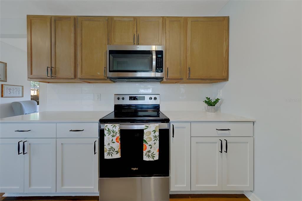 Activo con contrato: $355,000 (2 camas, 1 baños, 931 Pies cuadrados)