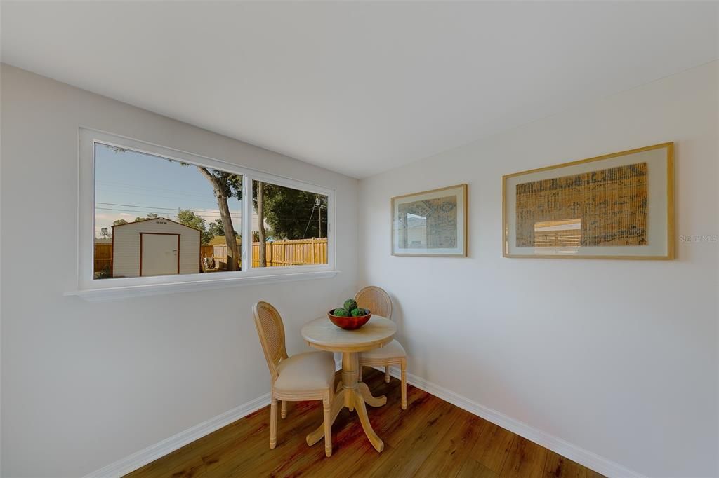 Activo con contrato: $355,000 (2 camas, 1 baños, 931 Pies cuadrados)