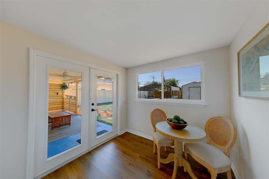Activo con contrato: $355,000 (2 camas, 1 baños, 931 Pies cuadrados)
