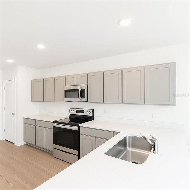 En Venta: $297,799 (2 camas, 2 baños, 1241 Pies cuadrados)