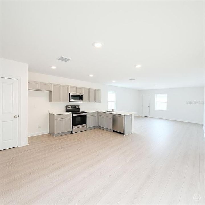 En Venta: $297,799 (2 camas, 2 baños, 1241 Pies cuadrados)