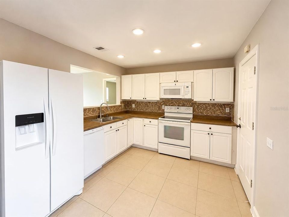 For Sale: $219,900 (3 beds, 2 baths, 1293 Square Feet)