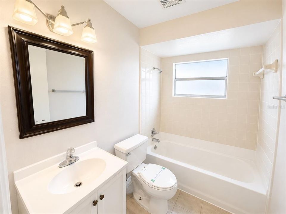 For Sale: $219,900 (3 beds, 2 baths, 1293 Square Feet)