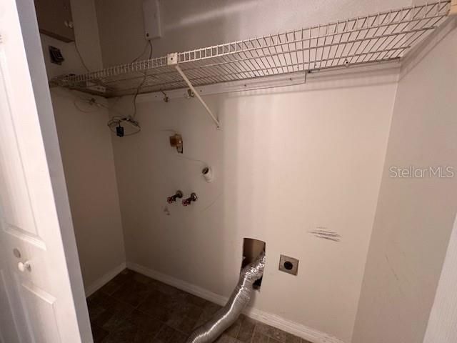 For Rent: $1,400 (2 beds, 1 baths, 812 Square Feet)