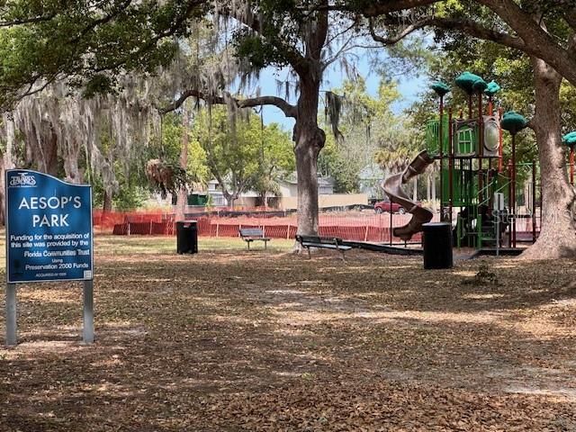 For Rent: $1,400 (2 beds, 1 baths, 812 Square Feet)
