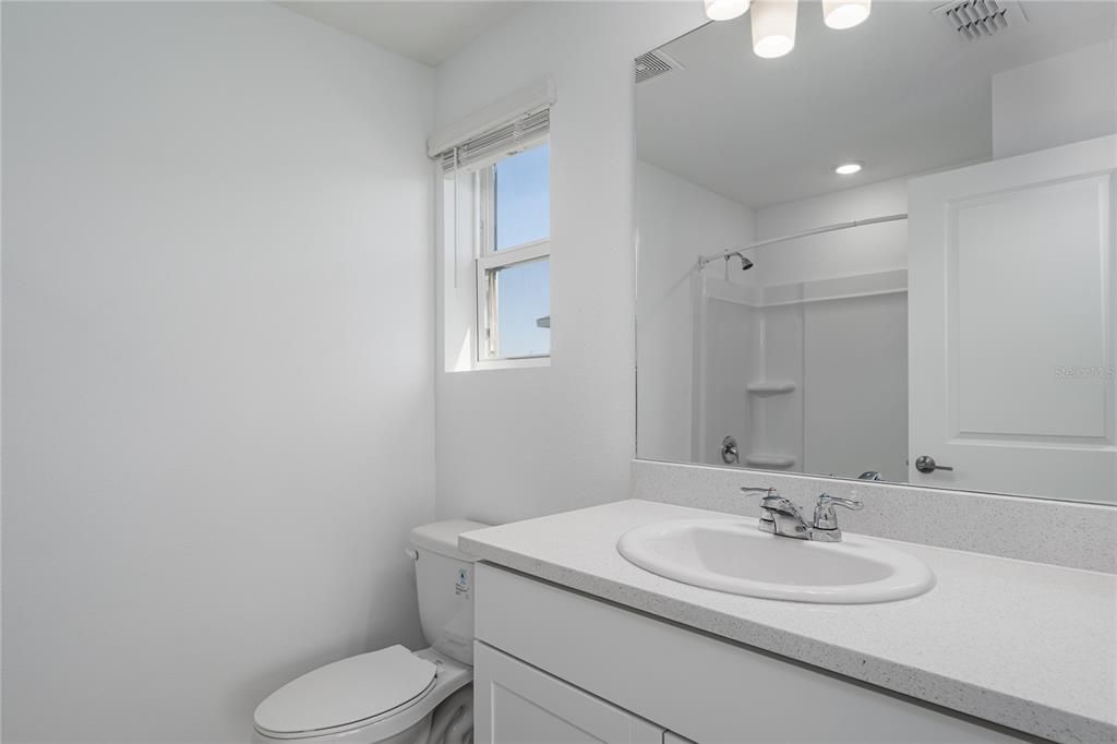 В аренду: $1,950 (2 спален, 2 ванн, 1116 Квадратных фут)