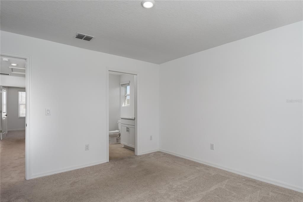 В аренду: $1,950 (2 спален, 2 ванн, 1116 Квадратных фут)