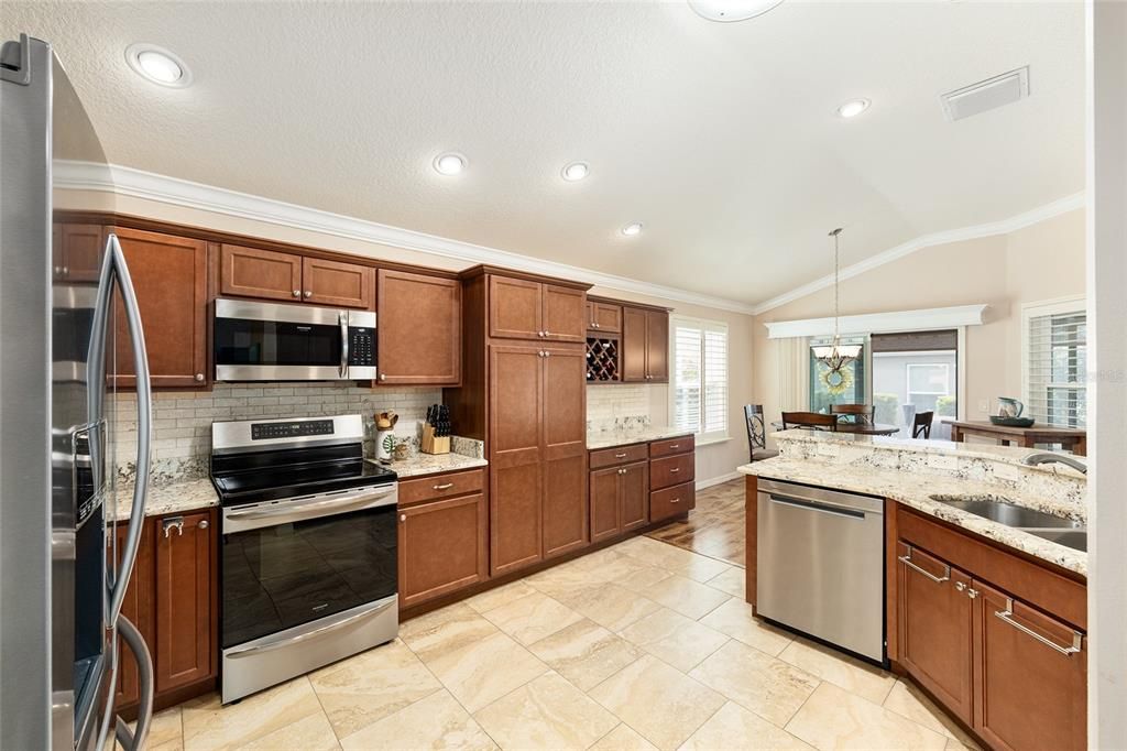 For Sale: $499,900 (3 beds, 2 baths, 1918 Square Feet)