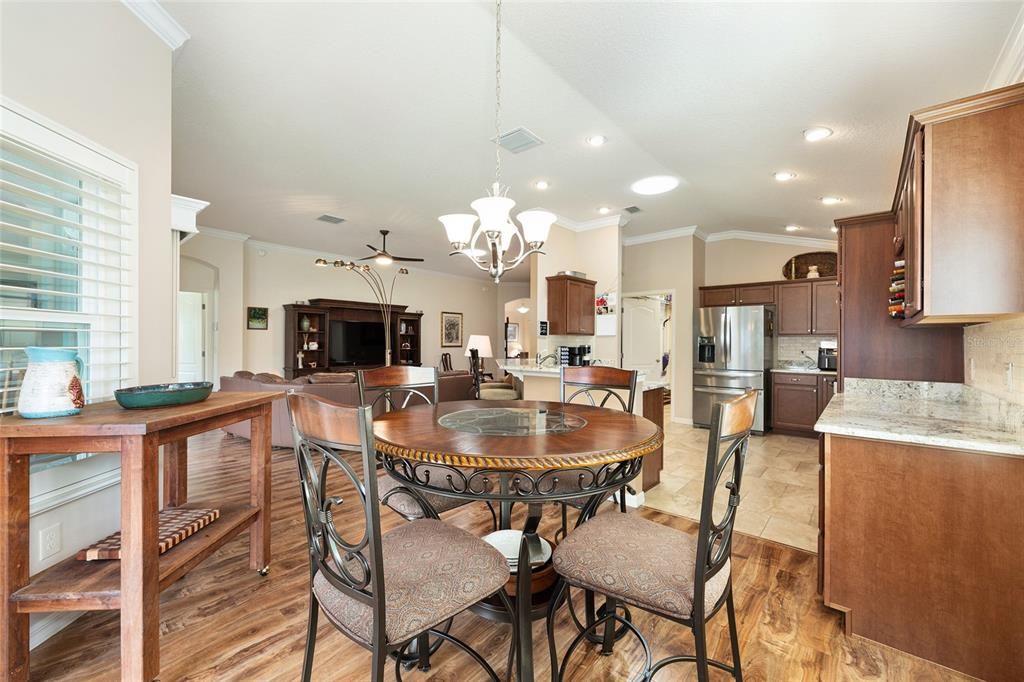 For Sale: $499,900 (3 beds, 2 baths, 1918 Square Feet)