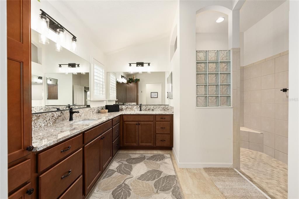 For Sale: $499,900 (3 beds, 2 baths, 1918 Square Feet)