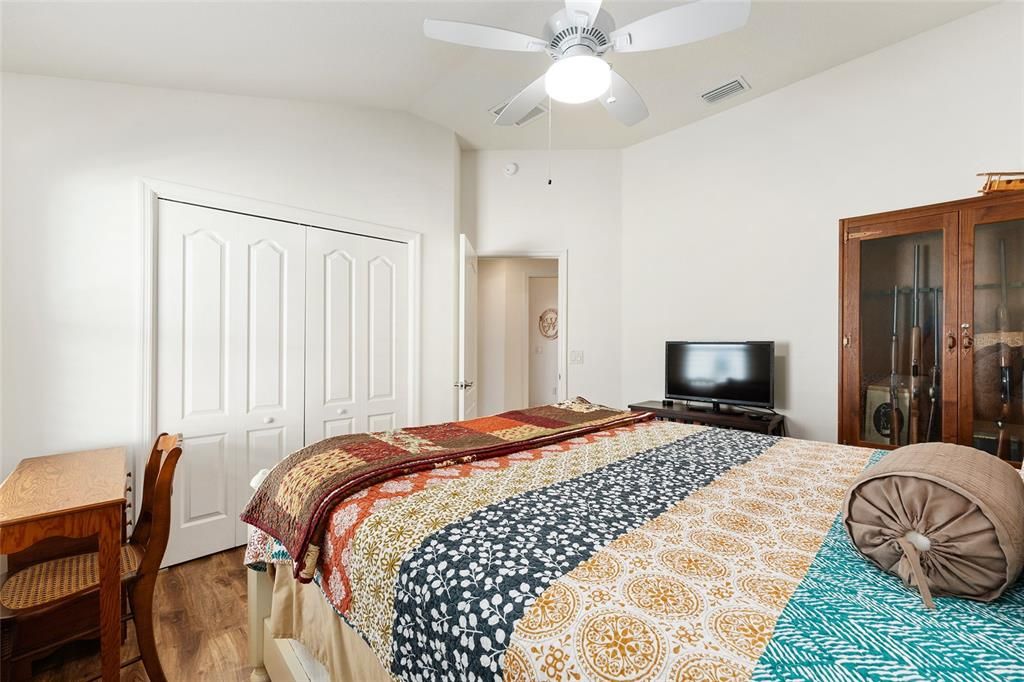 For Sale: $499,900 (3 beds, 2 baths, 1918 Square Feet)