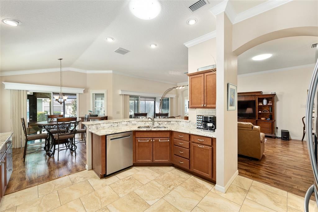 For Sale: $499,900 (3 beds, 2 baths, 1918 Square Feet)
