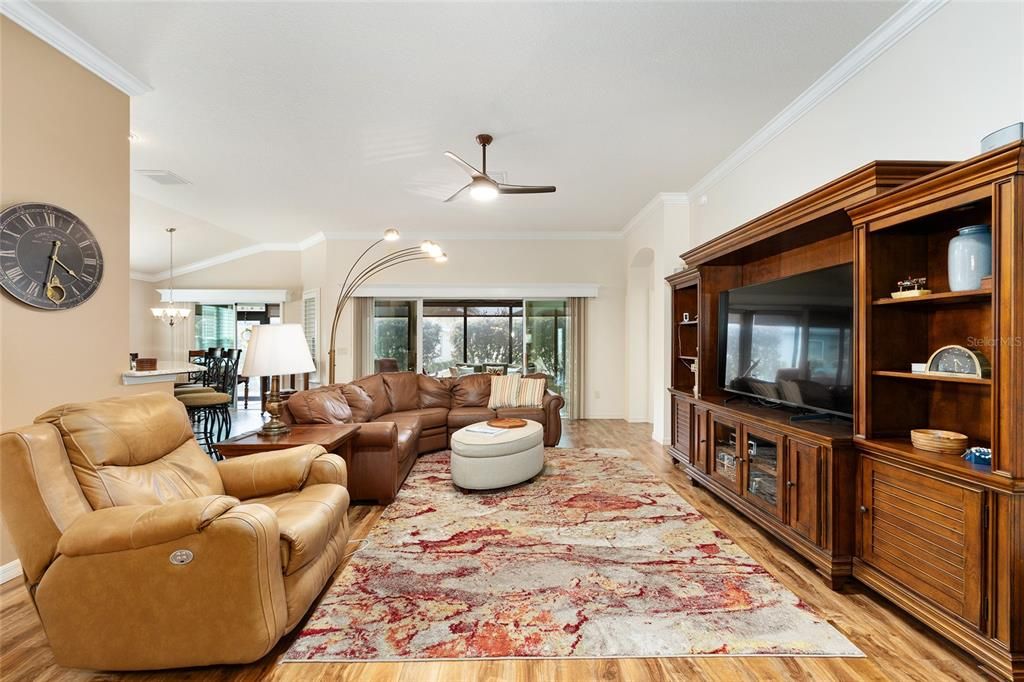 For Sale: $499,900 (3 beds, 2 baths, 1918 Square Feet)