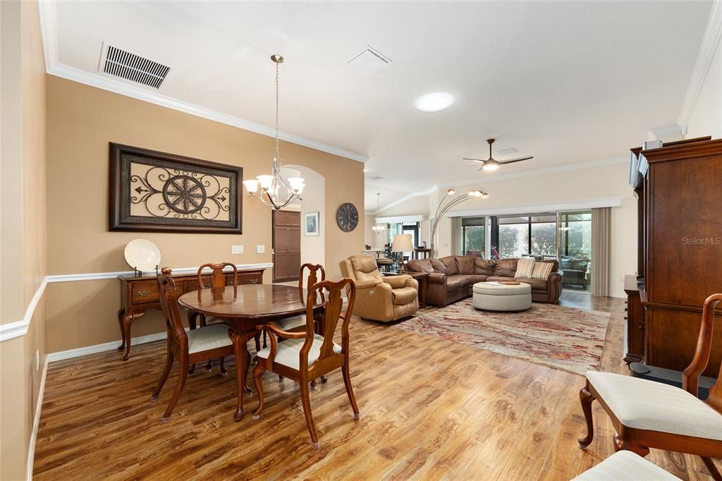 For Sale: $499,900 (3 beds, 2 baths, 1918 Square Feet)