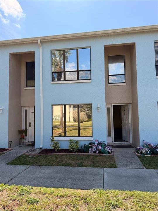 For Sale: $249,999 (2 beds, 2 baths, 1300 Square Feet)