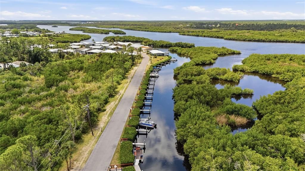 На продажу: $175,000 (2 спален, 2 ванн, 1380 Квадратных фут)