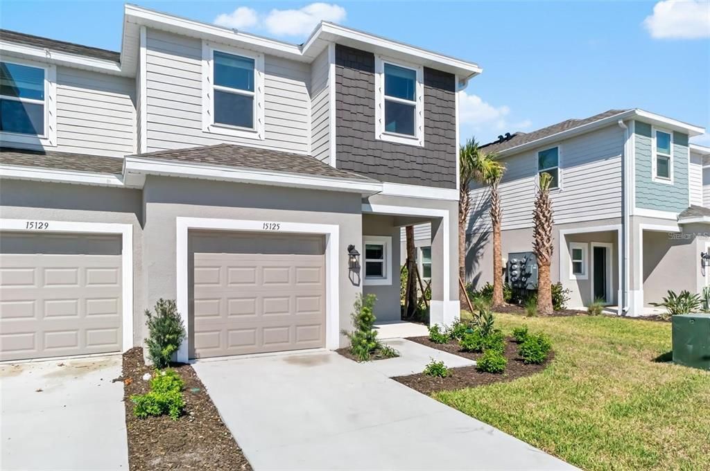 Recently Sold: $350,000 (3 beds, 2 baths, 1558 Square Feet)