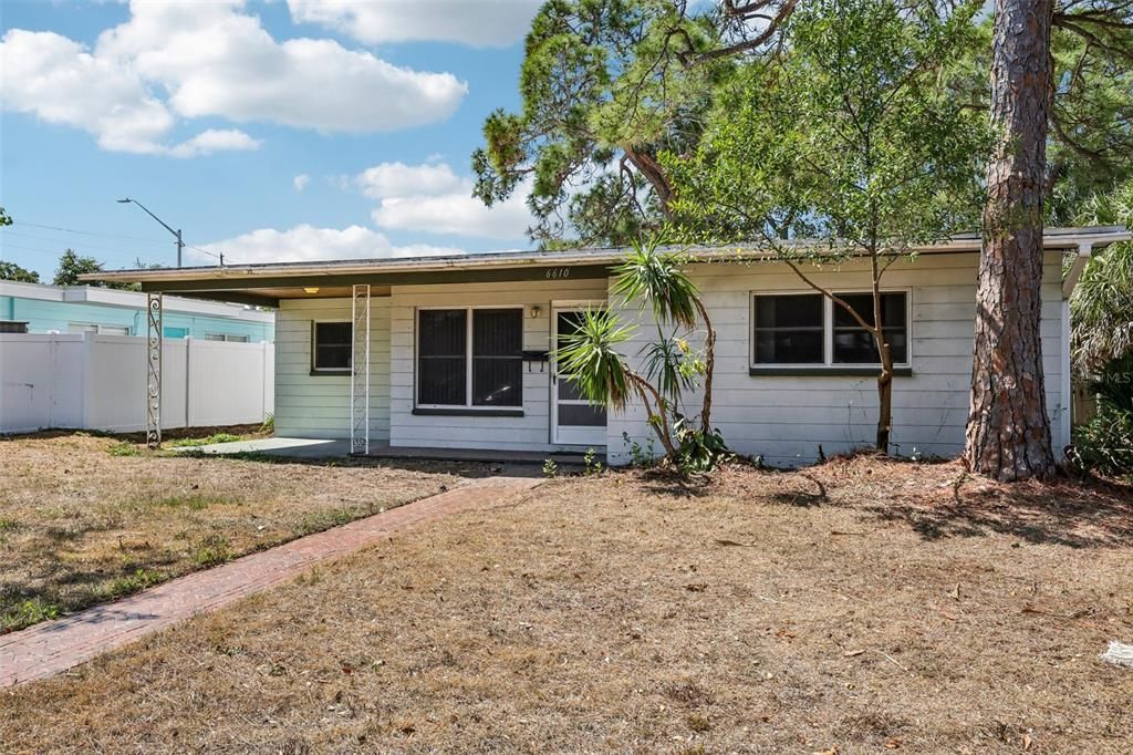 Activo con contrato: $275,000 (2 camas, 1 baños, 1248 Pies cuadrados)