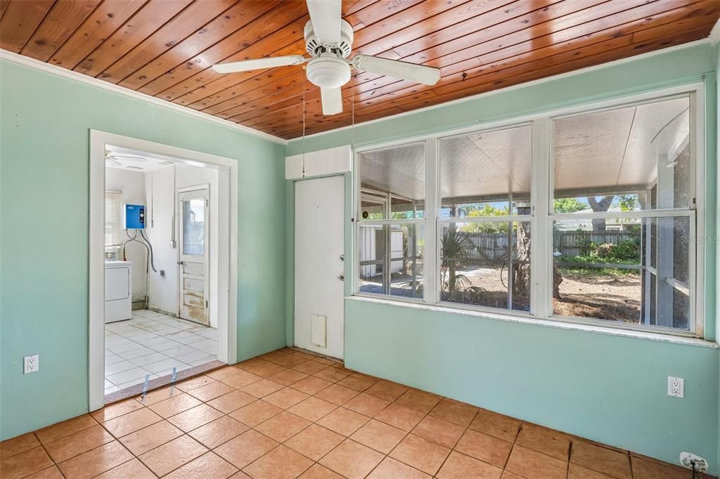 Activo con contrato: $275,000 (2 camas, 1 baños, 1248 Pies cuadrados)