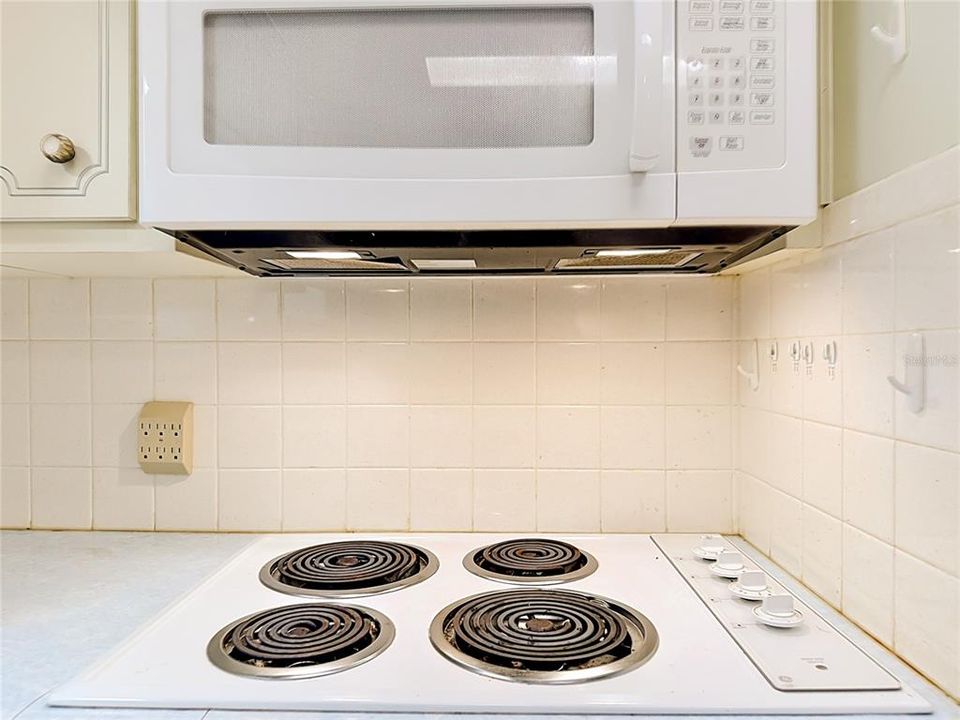 На продажу: $160,000 (2 спален, 2 ванн, 1632 Квадратных фут)