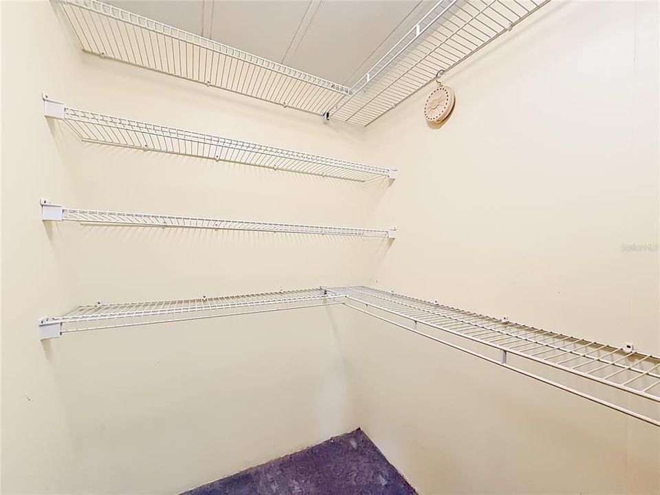 На продажу: $160,000 (2 спален, 2 ванн, 1632 Квадратных фут)