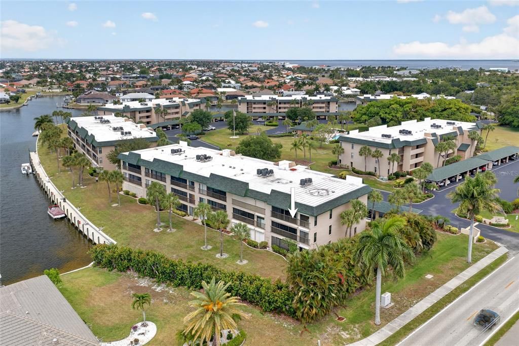 En Venta: $240,000 (2 camas, 2 baños, 1394 Pies cuadrados)