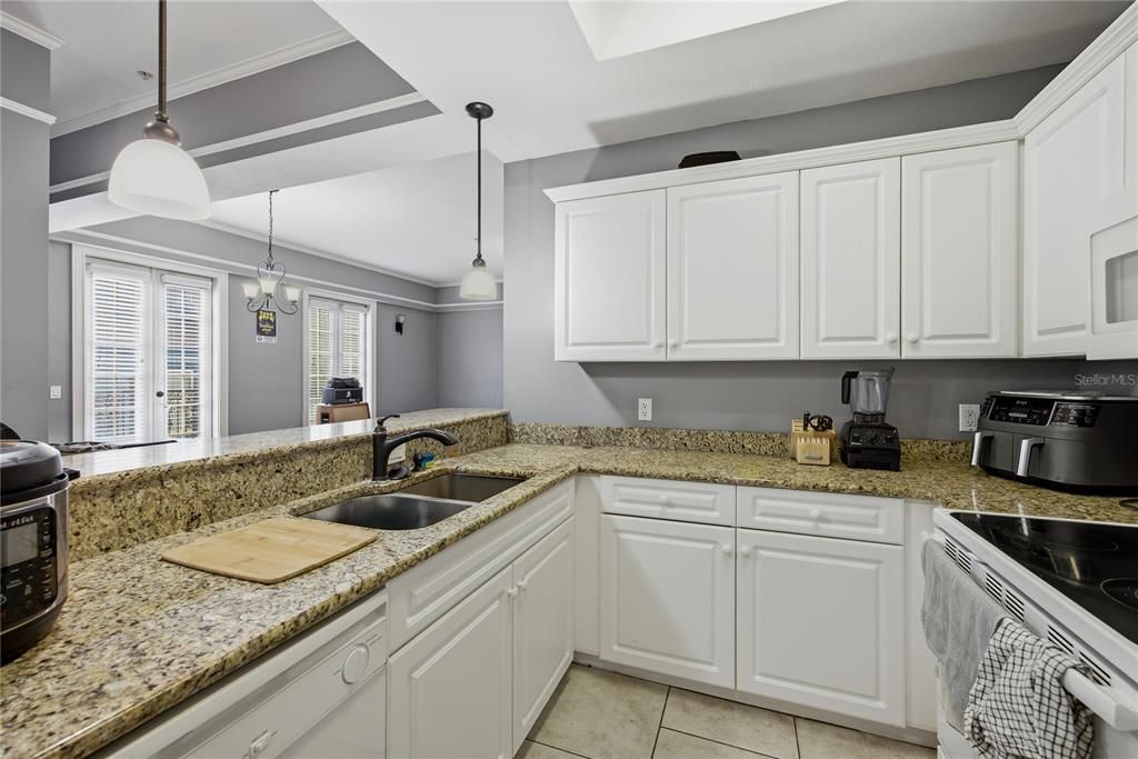 For Sale: $429,000 (2 beds, 2 baths, 1153 Square Feet)